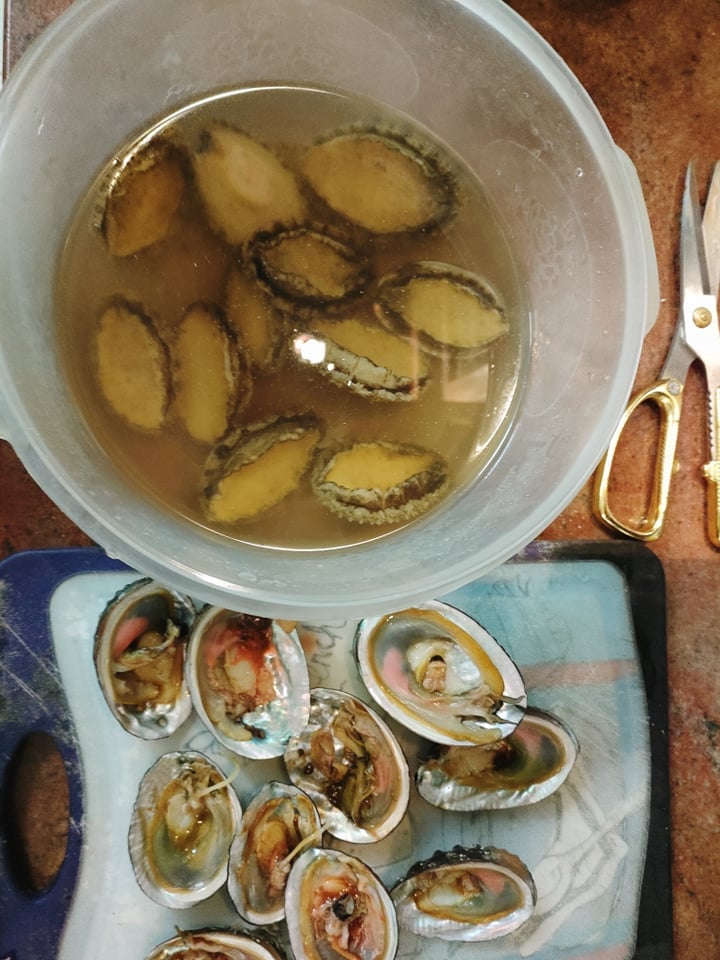 Cách làm bào ngư chiên bơ tỏi thơm nức mũi trong phút mốt - Ảnh 2.