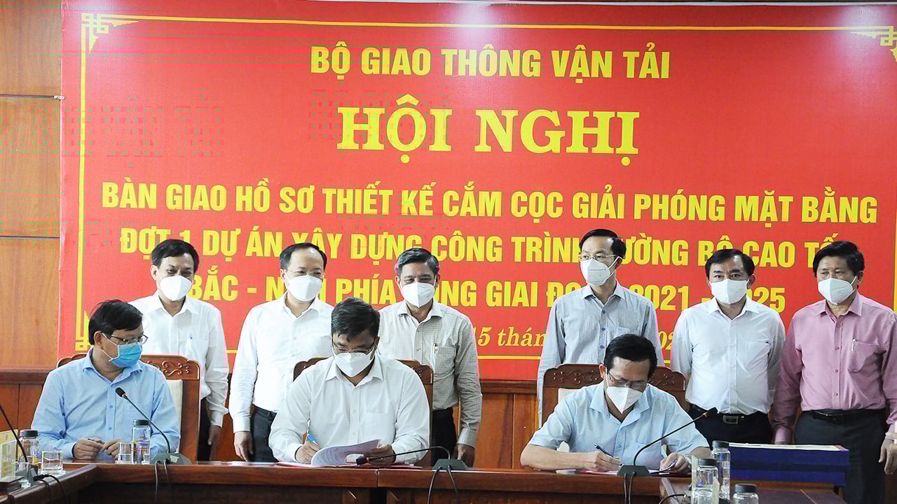 Triển khai dự án cao tốc Cần Thơ – Cà Mau: Tránh khu dân cư, chủ yếu đi qua đất nông nghiệp - Ảnh 1.