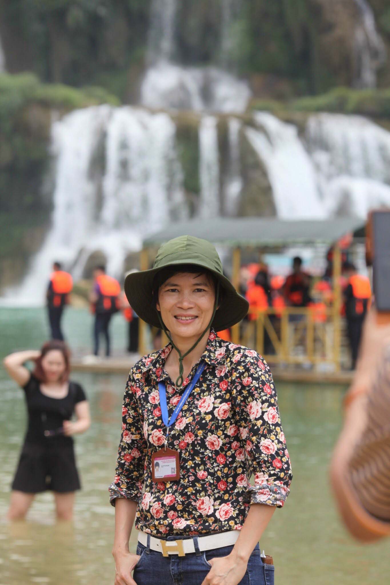 Mở cửa du lịch: Hướng dẫn viên du lịch trải lòng, mong không còn phải ăn mì tôm cả tháng - Ảnh 1.