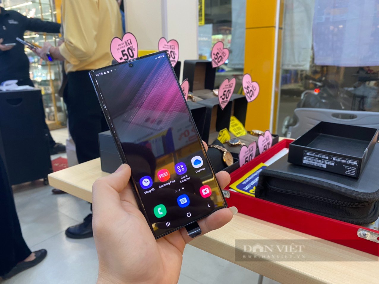 Khách mua Samsung Galaxy S22 Ultra được ưu đãi gì? - Ảnh 1.