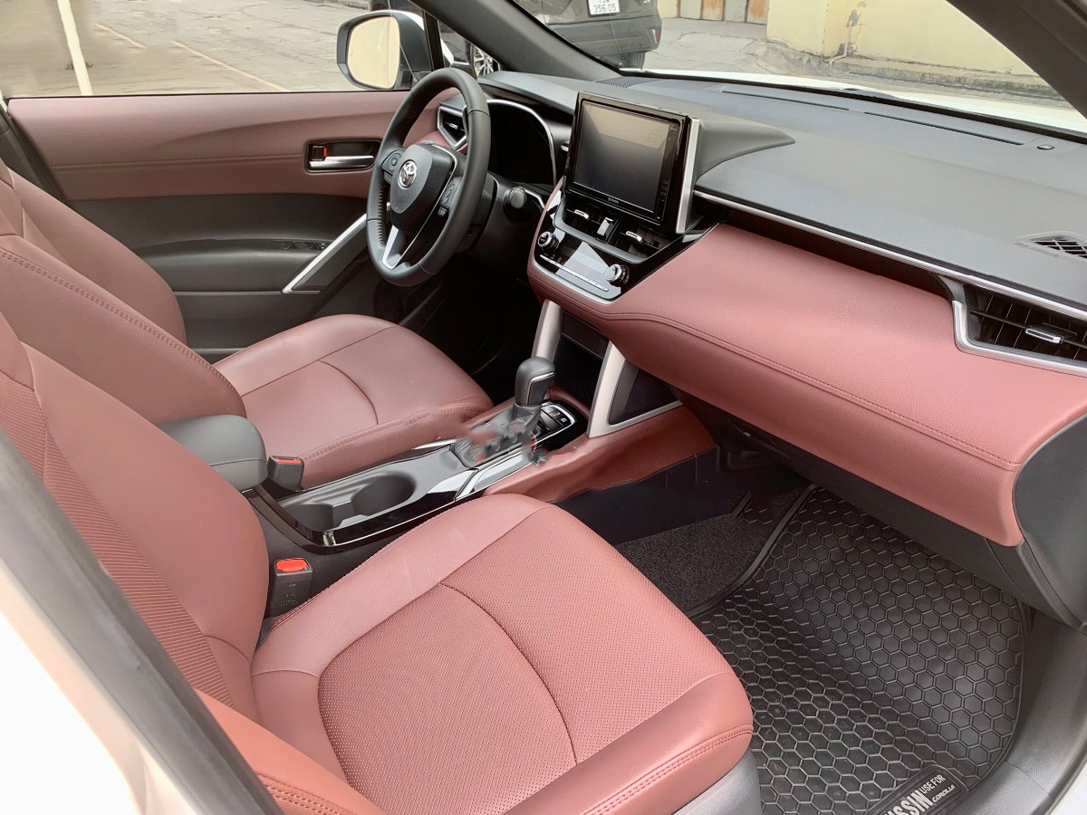 Xăng tăng giá, Toyota Corolla Cross Hybrid chạy 951km bán giá khó tin - Ảnh 4.