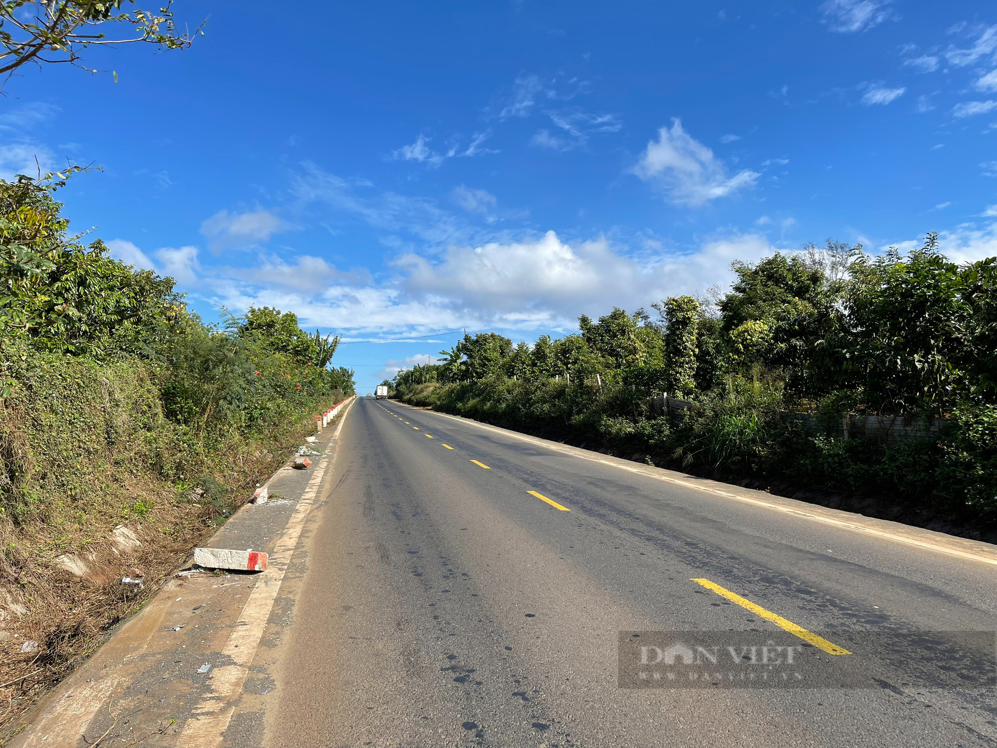 Vụ Tuyến đường 575 tỷ đồng vừa bàn giao đã phải vá nham nhở: Thiết kế một đằng, bảo hành một nẻo - Ảnh 4.