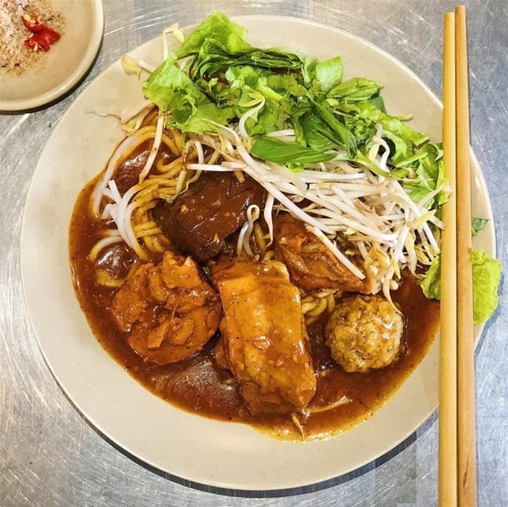 Bánh tằm Cà Mau cay xé lưỡi, ăn một lần nhớ mãi không quên - Ảnh 3.
