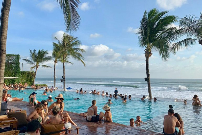 Indonesia: Đảo Thiên đường Bali sôi động với hàng nghìn khách du lịch Australia trở lại - Ảnh 8.