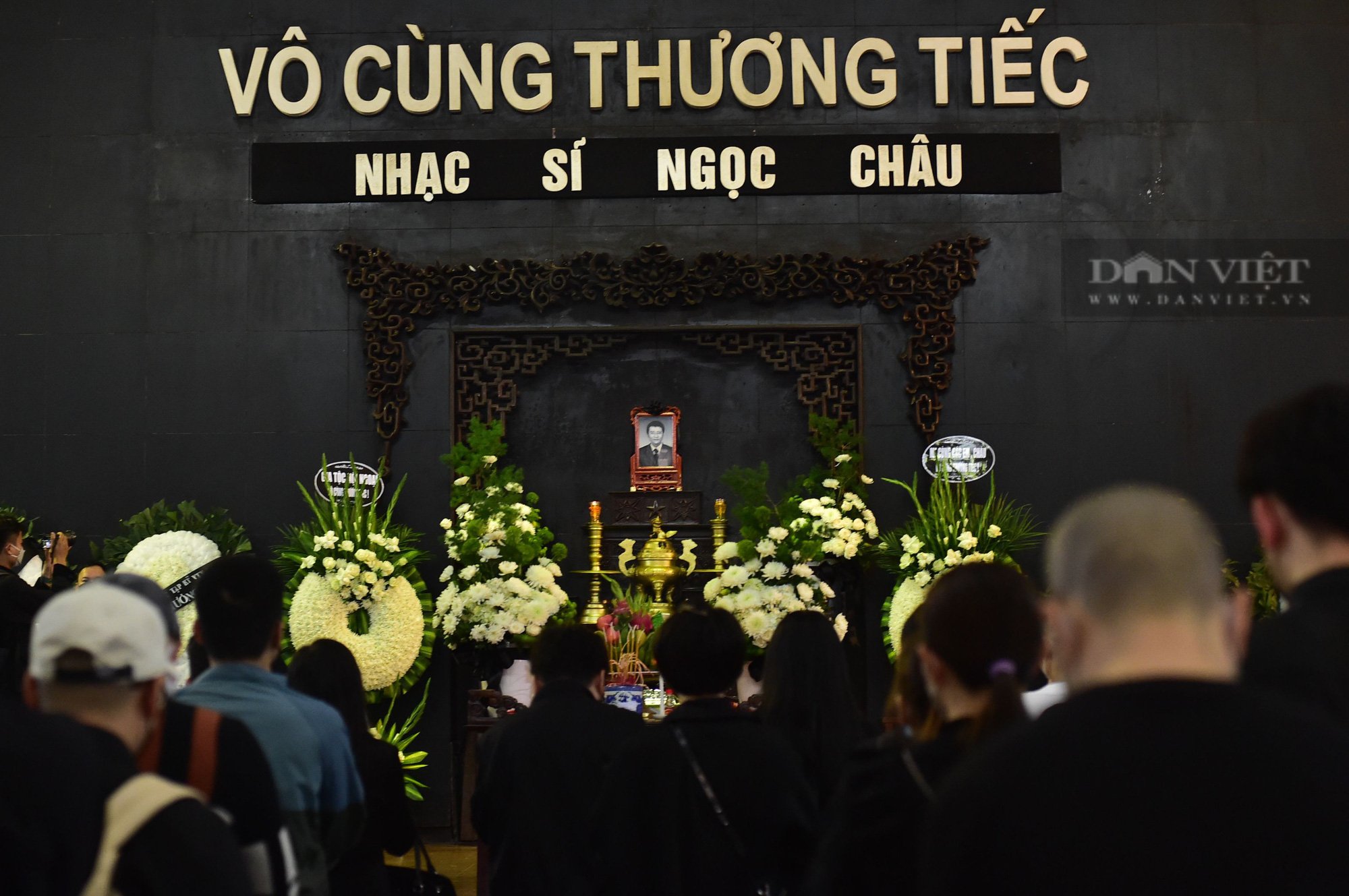 Tang lễ nhạc sĩ Ngọc Châu: Mẹ Vũ Dậu không thể đến tiễn đưa, em gái Khánh Linh khóc nghẹn - Ảnh 1.