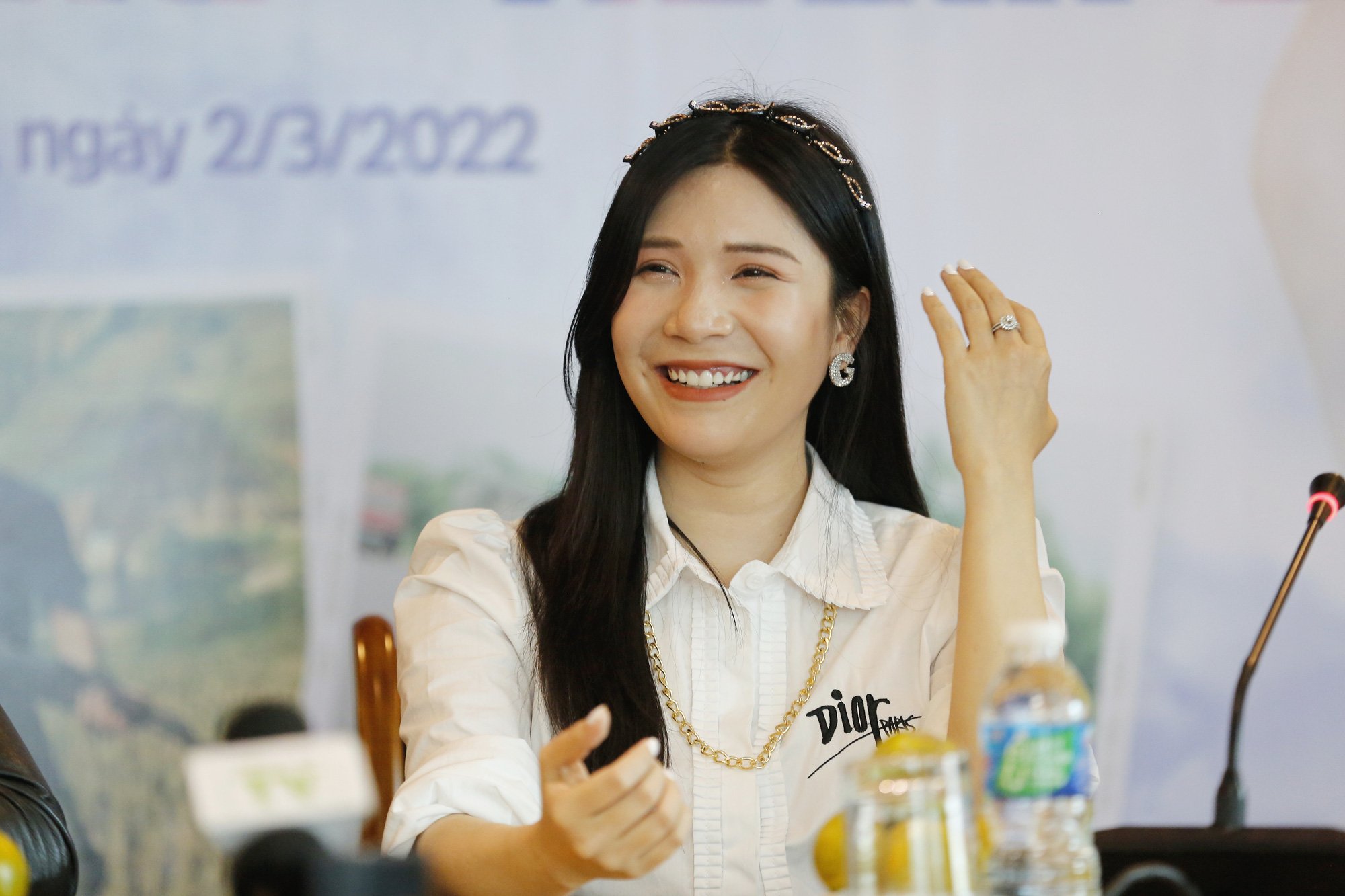 Dân Việt giao lưu trực tuyến với &quot;cặp đôi vàng&quot; Hà Việt Dũng, Thanh Bi phim &quot;Bão ngầm&quot; - Ảnh 1.