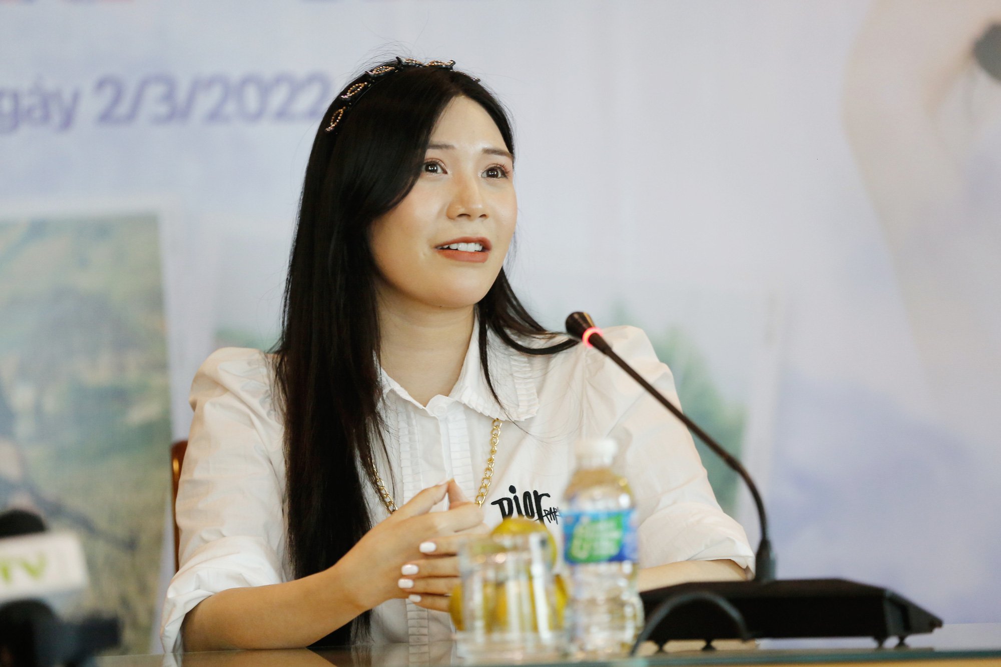 Dân Việt giao lưu trực tuyến với &quot;cặp đôi vàng&quot; Hà Việt Dũng, Thanh Bi phim &quot;Bão ngầm&quot; - Ảnh 1.