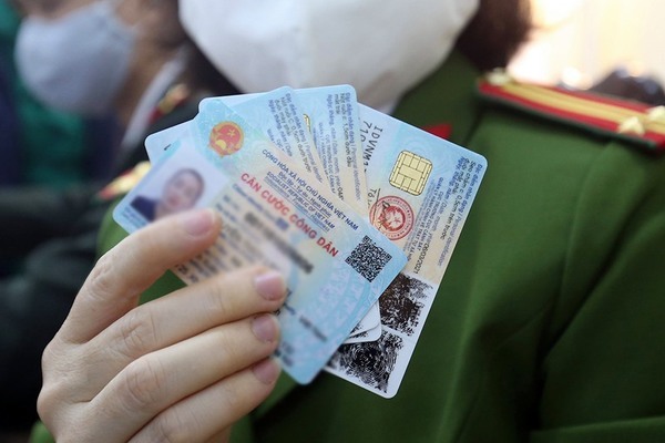 Căn cước công dân gắn chíp sẽ tích hợp giấy đăng ký xe ô tô, giấy phép lái xe, thẻ ngân hàng - Ảnh 2.
