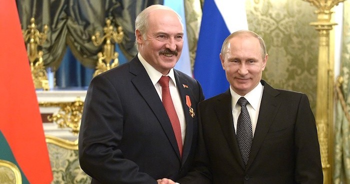 Giữa cuộc chiến Ukraine, đồng minh thân cận nhất của Putin bất ngờ khuyên phương Tây điều này - Ảnh 2.