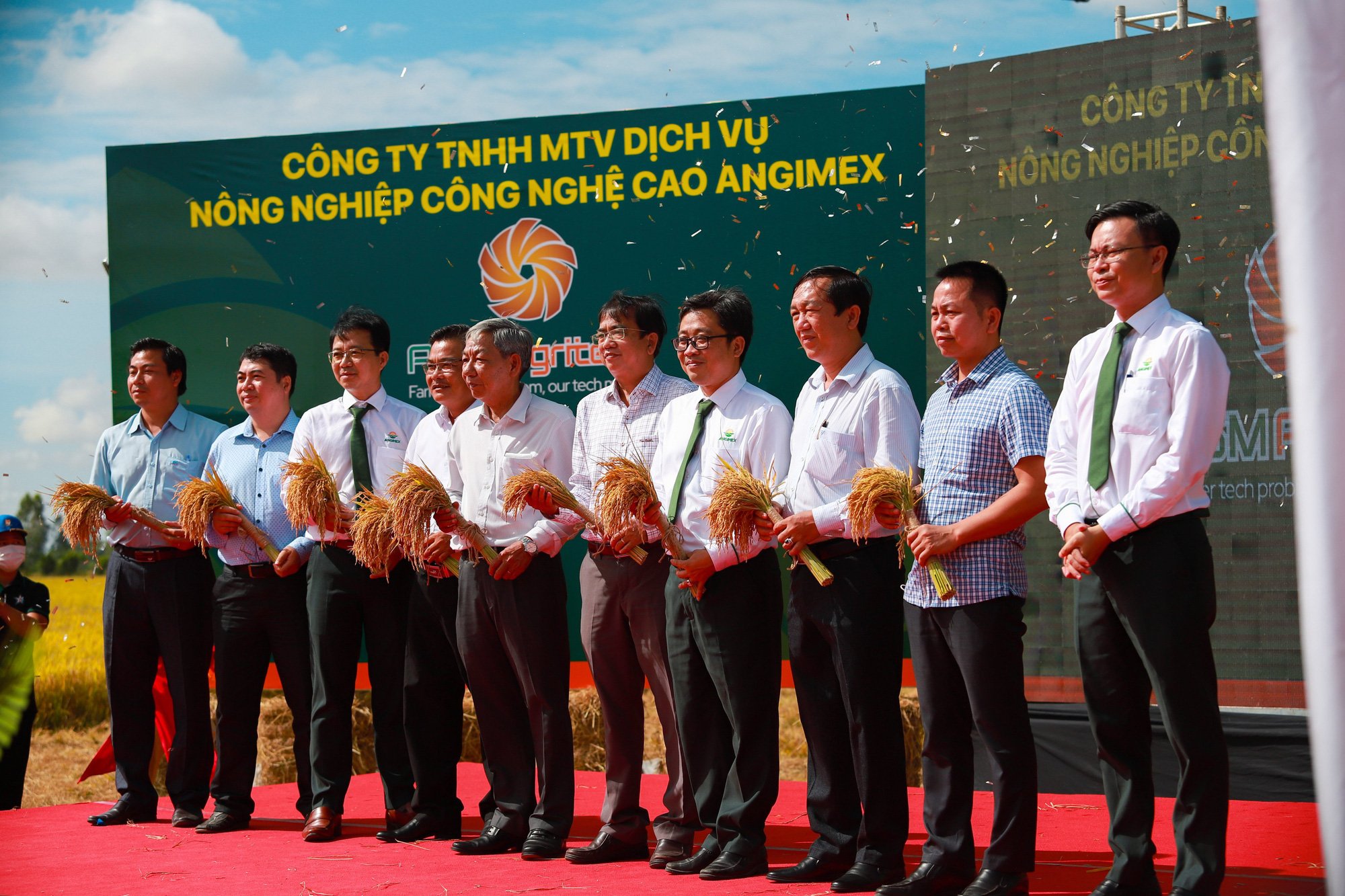 AGM-Agritech chính thức được thành lập: Khép kín chuỗi cung ứng lúa gạo của Angimex và Louis Holdings - Ảnh 1. AGM-Agritech chính thức được thành lập: Khép kín chuỗi cung ứng lúa gạo của Angimex và Louis Holdings - Ảnh 1.