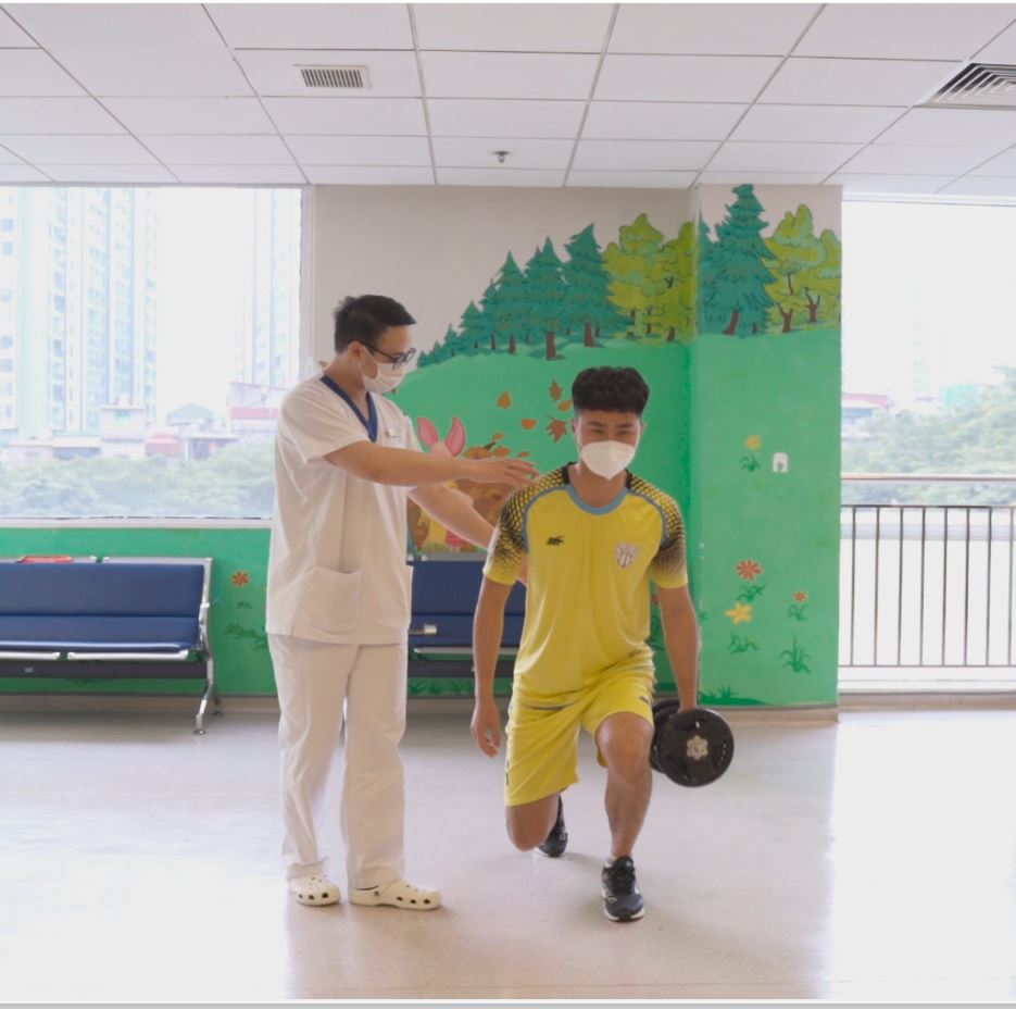  Lễ ký kết hợp tác hỗ trợ điều trị chấn thương cho Đội tuyển quốc gia giữa VFF và Vinmec - Ảnh 3.