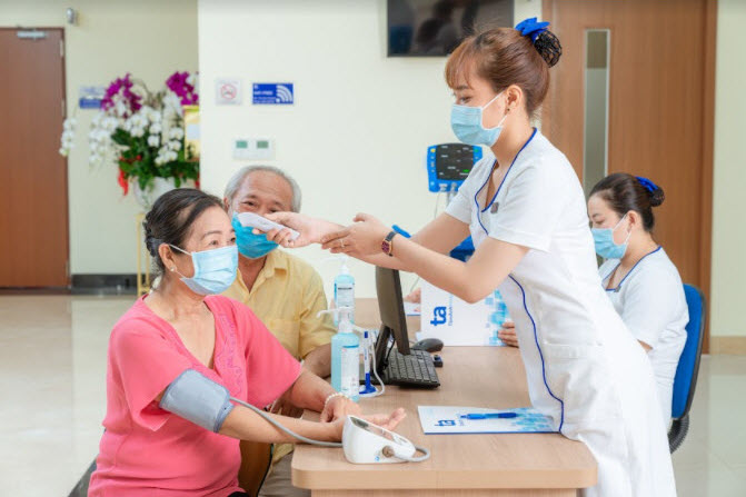 Bảo vệ người suy giảm miễn dịch bằng kháng thể đơn dòng dự phòng Covid-19 - Ảnh 1.