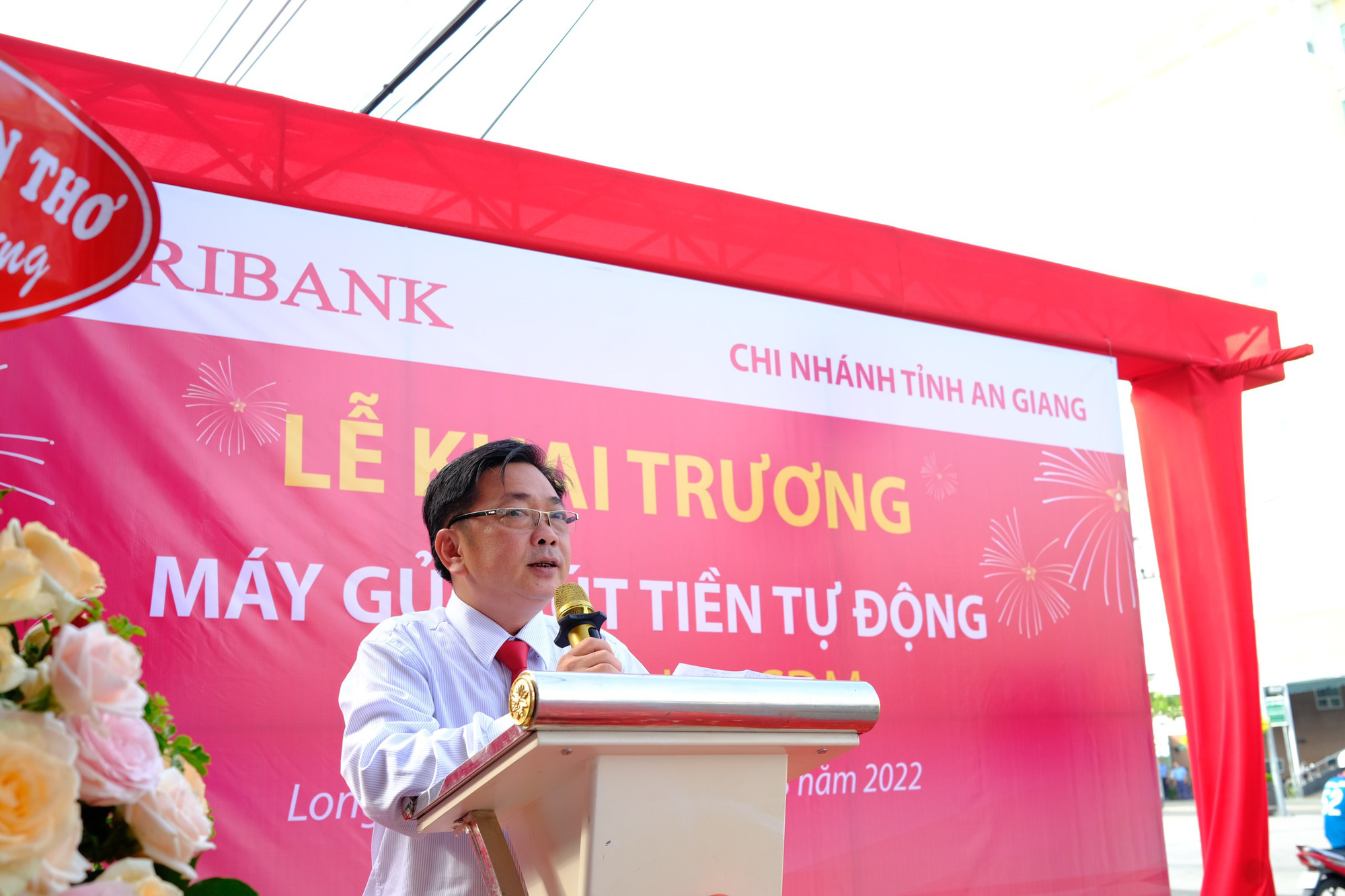 Agribank An Giang đồng loạt khai trương 3 máy rút tiền tự động Autobank - Ảnh 3.