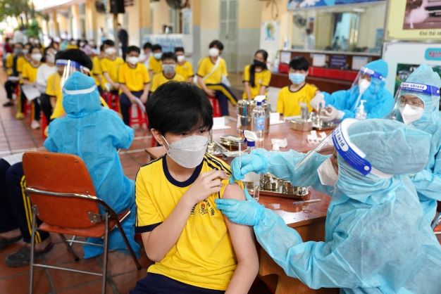 Covid-19 ngày 24/3: Số ca mắc mới tiếp tục giảm mạnh - Ảnh 2.