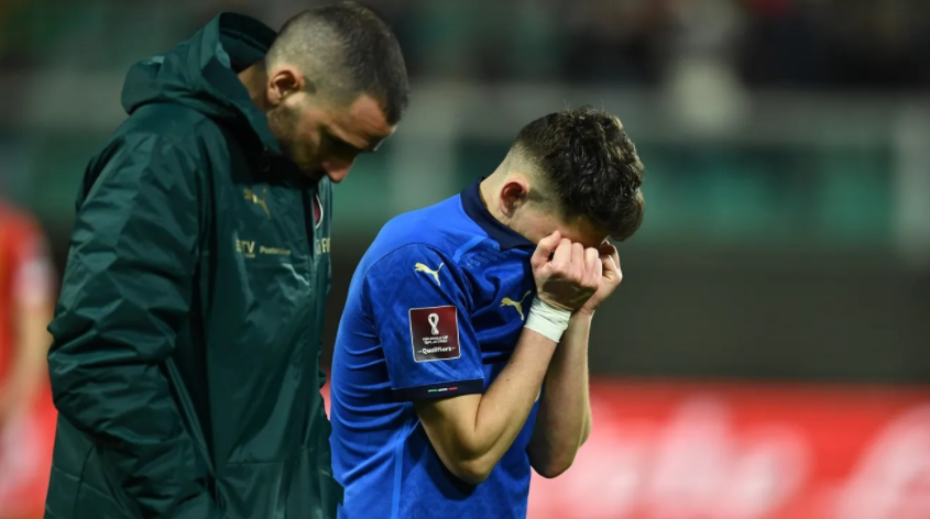 Italia không vượt qua vòng loại World Cup 2022, Jorginho &quot;bị ám ảnh suốt đời&quot; - Ảnh 1.