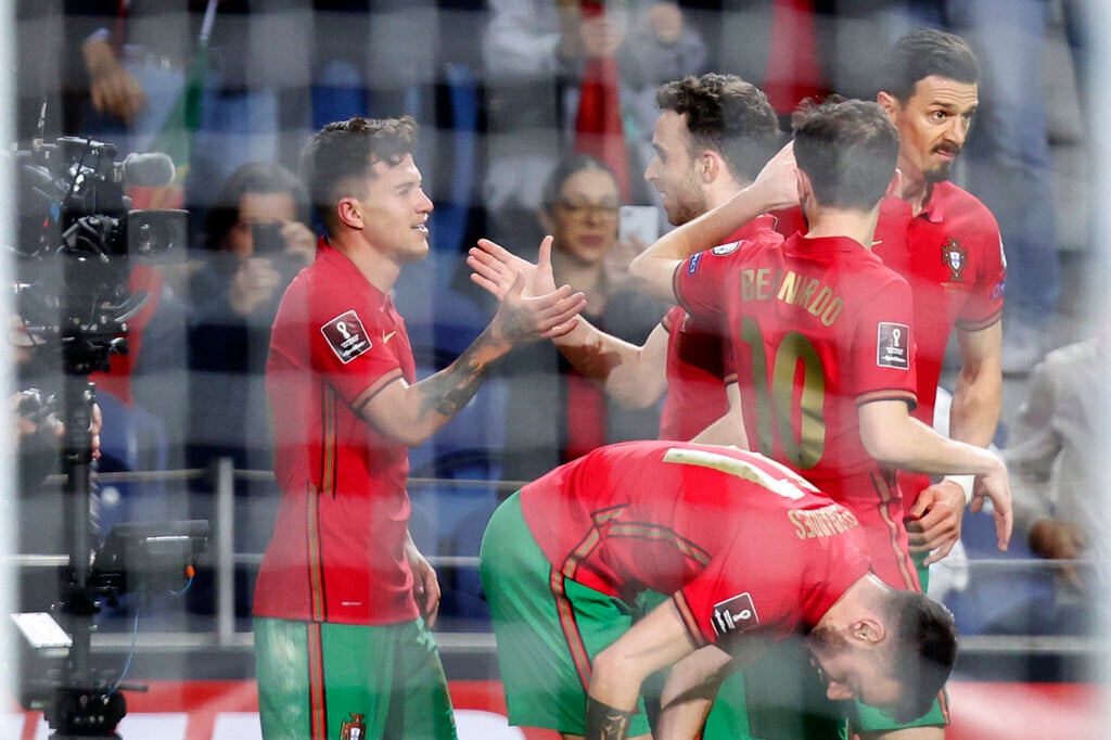 Bồ Đào Nha giành chiến thắng &quot;đau tim&quot; để vào chung kết tranh vé vớt World Cup - Ảnh 3.