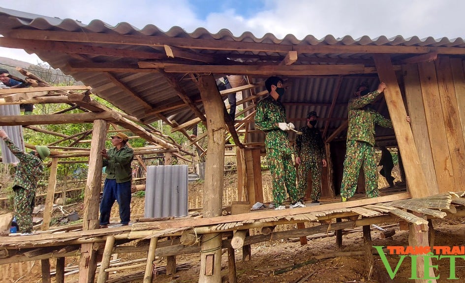 Tuyên dương những chiến sĩ quân hàm xanh trên tuyến đầu biên giới - Ảnh 5. Tuyên dương những chiến sĩ quân hàm xanh trên tuyến đầu biên giới - Ảnh 5.