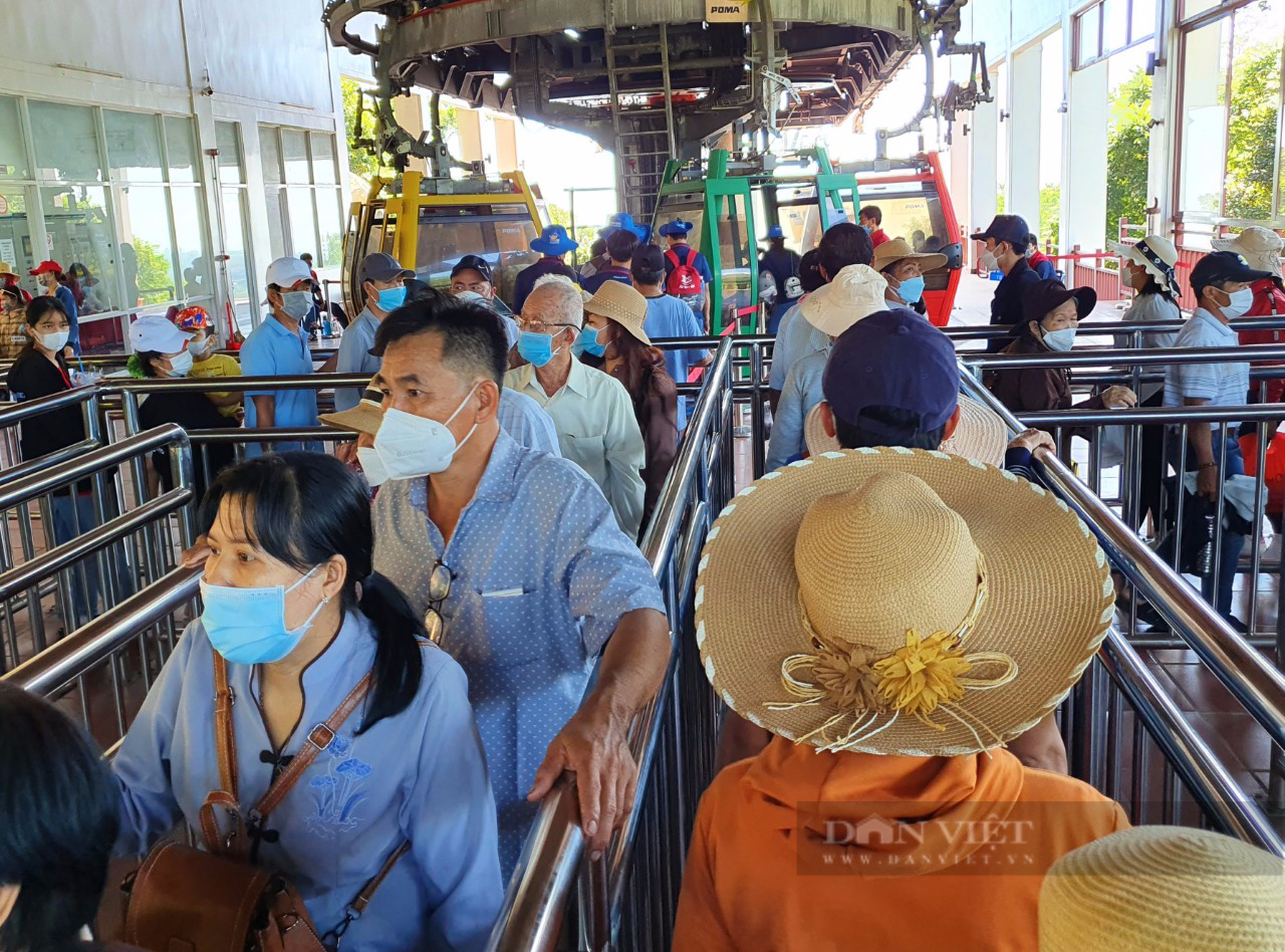 Khách du lịch tăng vọt, vì sao doanh nghiệp vẫn than? - Ảnh 1.