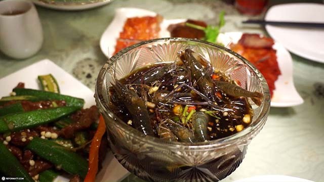 Tôm "say rượu": Đặc sản khiến thực khách yếu tim không dám động đũa - Ảnh 5. Tôm "say rượu": Đặc sản khiến thực khách yếu tim không dám động đũa - Ảnh 5.