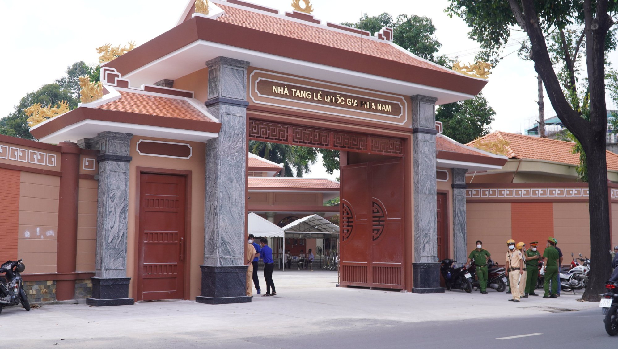 Chương trình lễ tang Phó Chủ tịch UBND TP.HCM Lê Hòa Bình - Ảnh 3.
