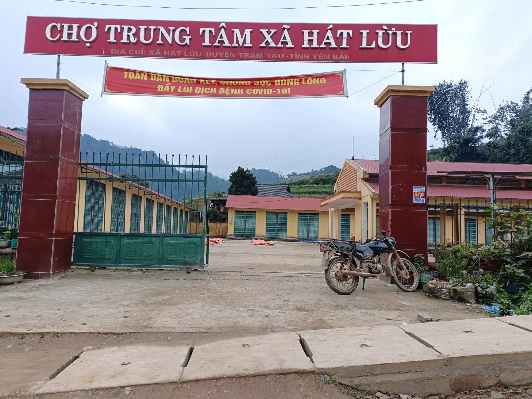 Yên Bái: Xã nghèo xây chợ 7 tỷ đồng để về đích Nông thôn mới...xong rồi bỏ không - Ảnh 1.