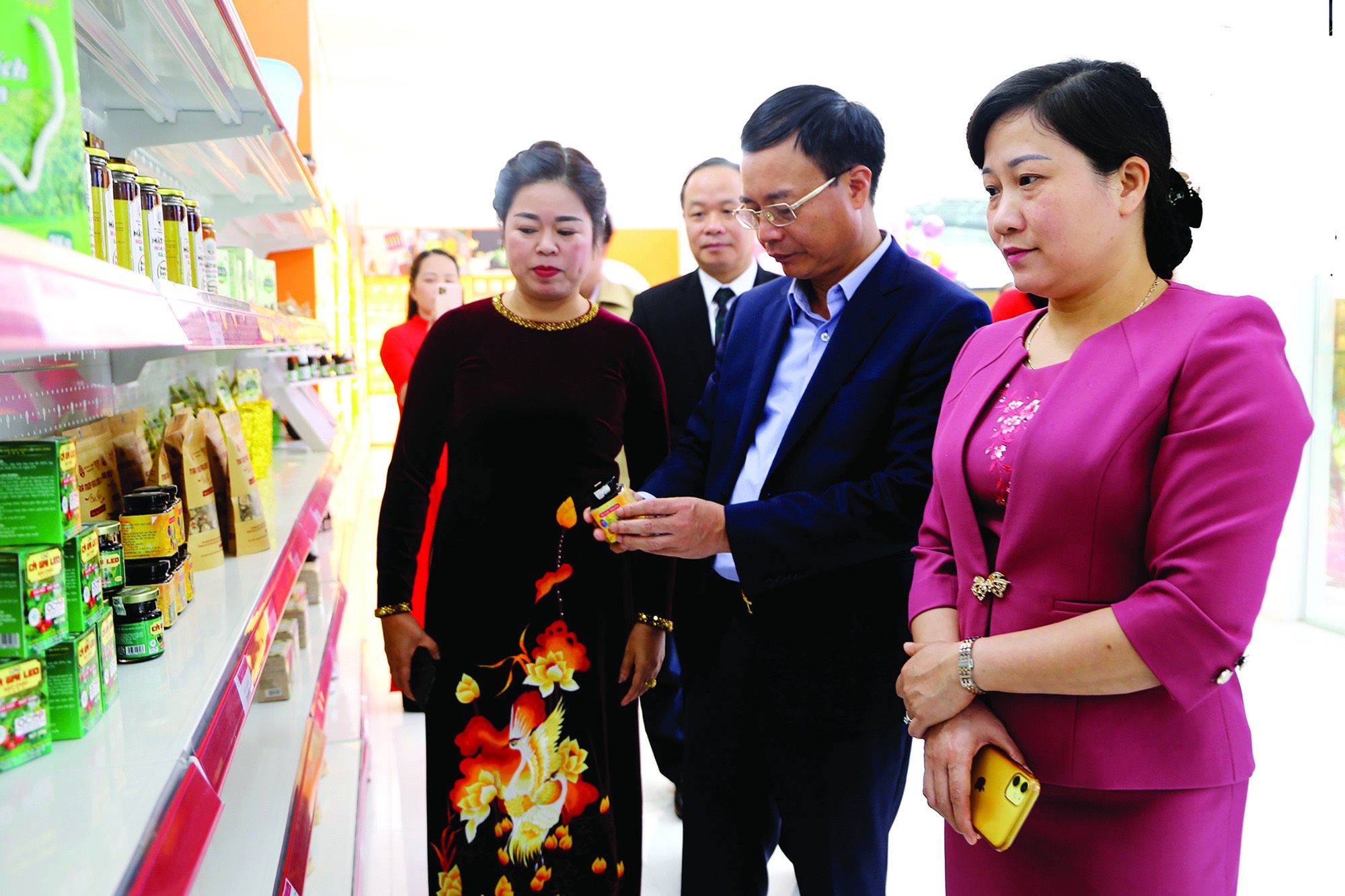Bắc Kạn: Tiếp tục đổi mới sáng tạo để nâng cao hiệu quả chương trình xây dựng NTM, đề án OCOP - Ảnh 3.