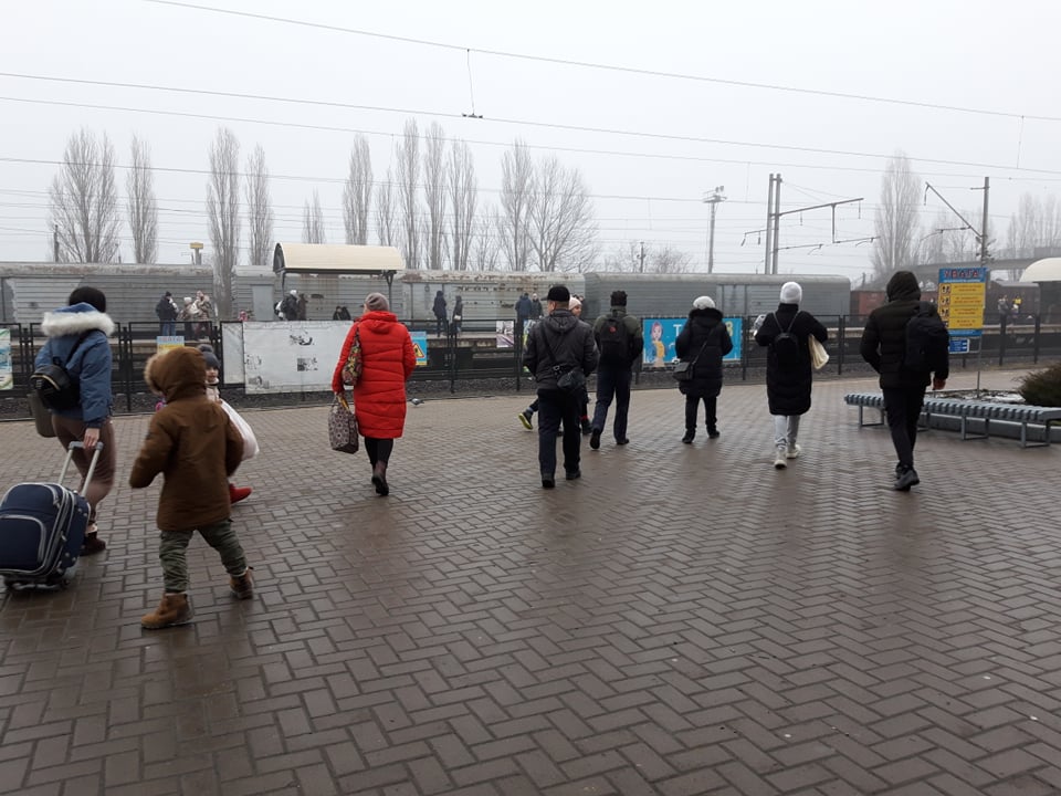 Nhật ký chiến sự Nga-Ukraine phần 7: Chuyến tàu cuối đã rời ga, di tản hay không với tôi không quan trọng nữa - Ảnh 1.