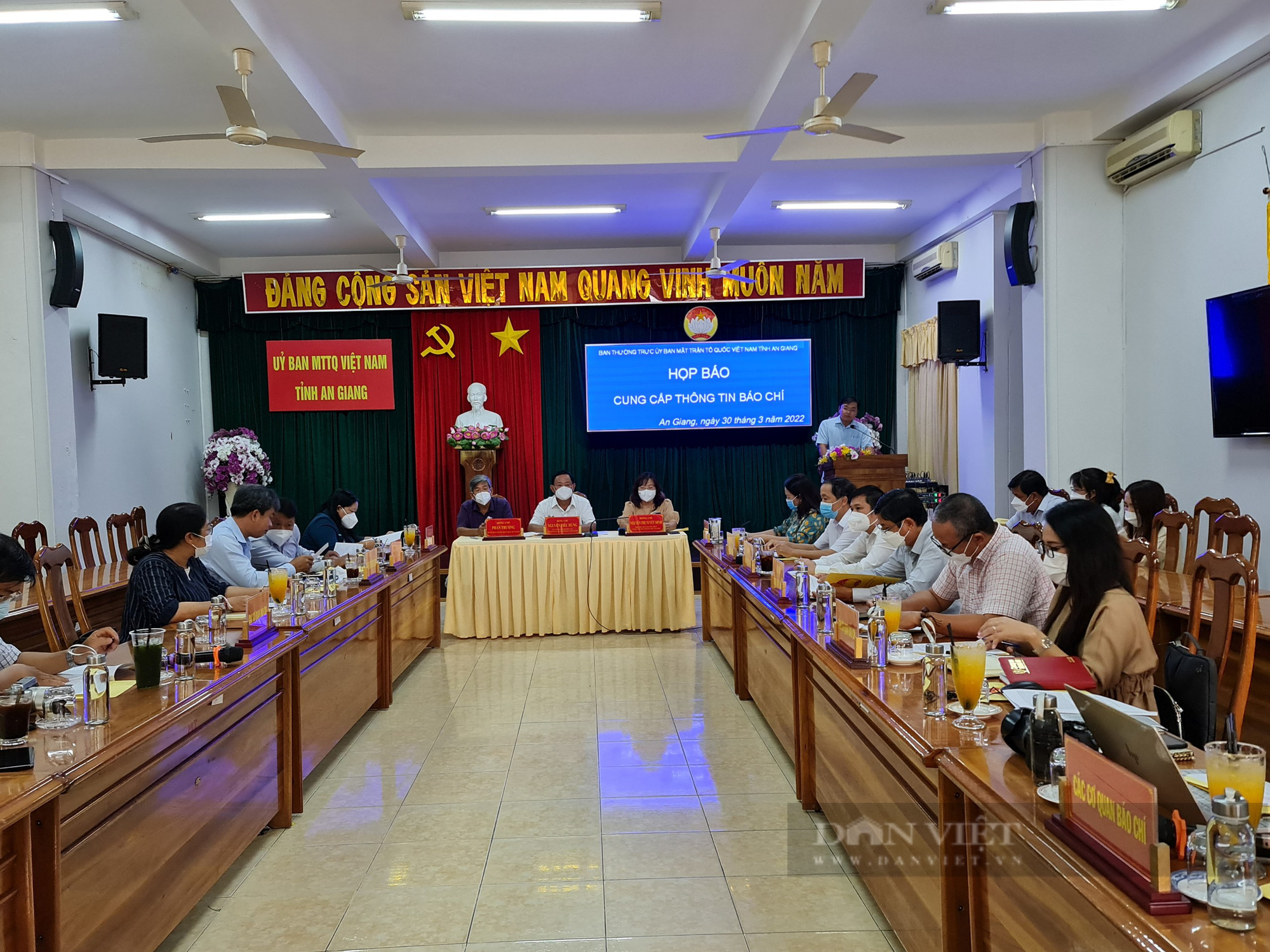 Việc &quot;linh hoạt&quot; lấy tiền quỹ hỗ trợ Covid-19 gửi ngân hàng để… góp phần cho nguồn lực phòng, chống dịch! - Ảnh 2.