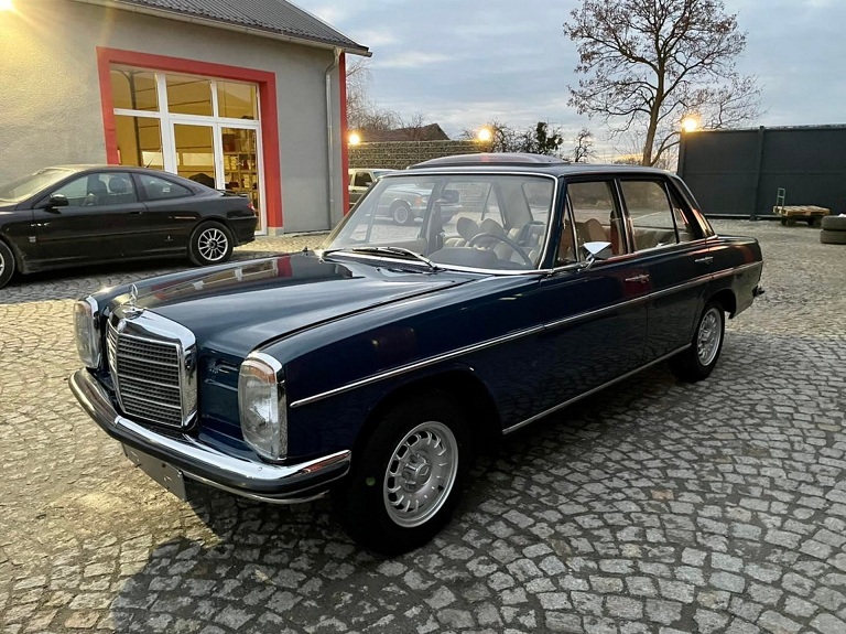 Mercedes 50 năm vẫn mới cứng, chạy tốt - Ảnh 1.