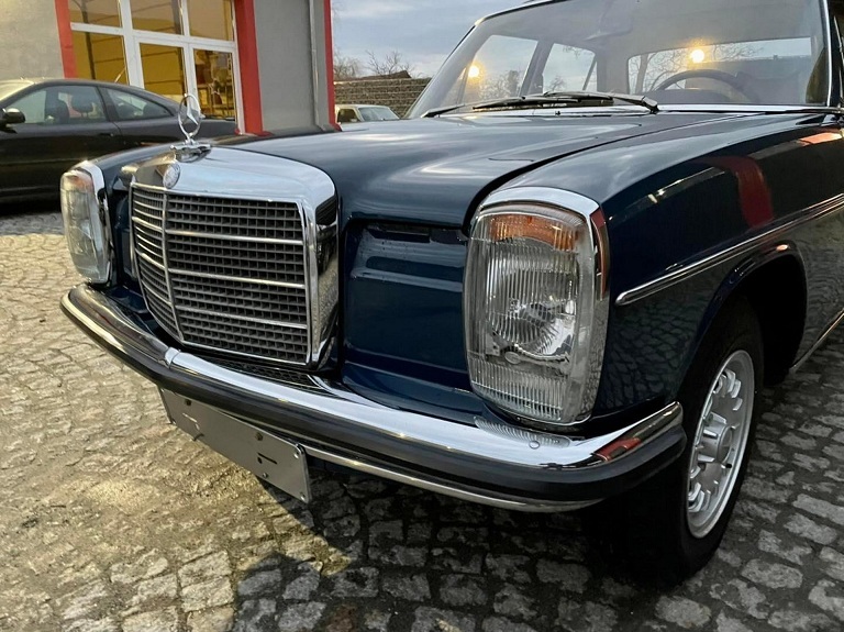 Mercedes 50 năm vẫn mới cứng, chạy tốt - Ảnh 2.