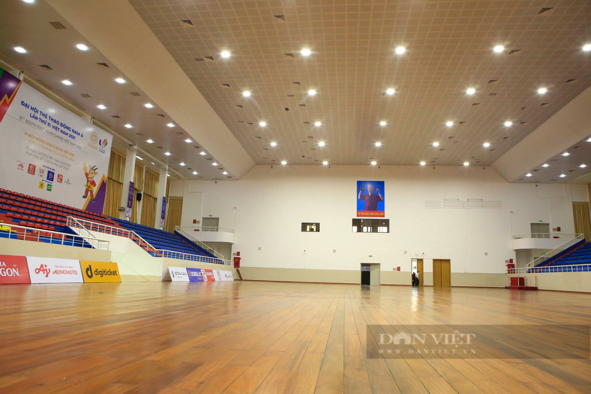 Các nhà thi đấu ở Hà Nội khoác tấm áo mới trước thềm SEA Games 31 - Ảnh 3.