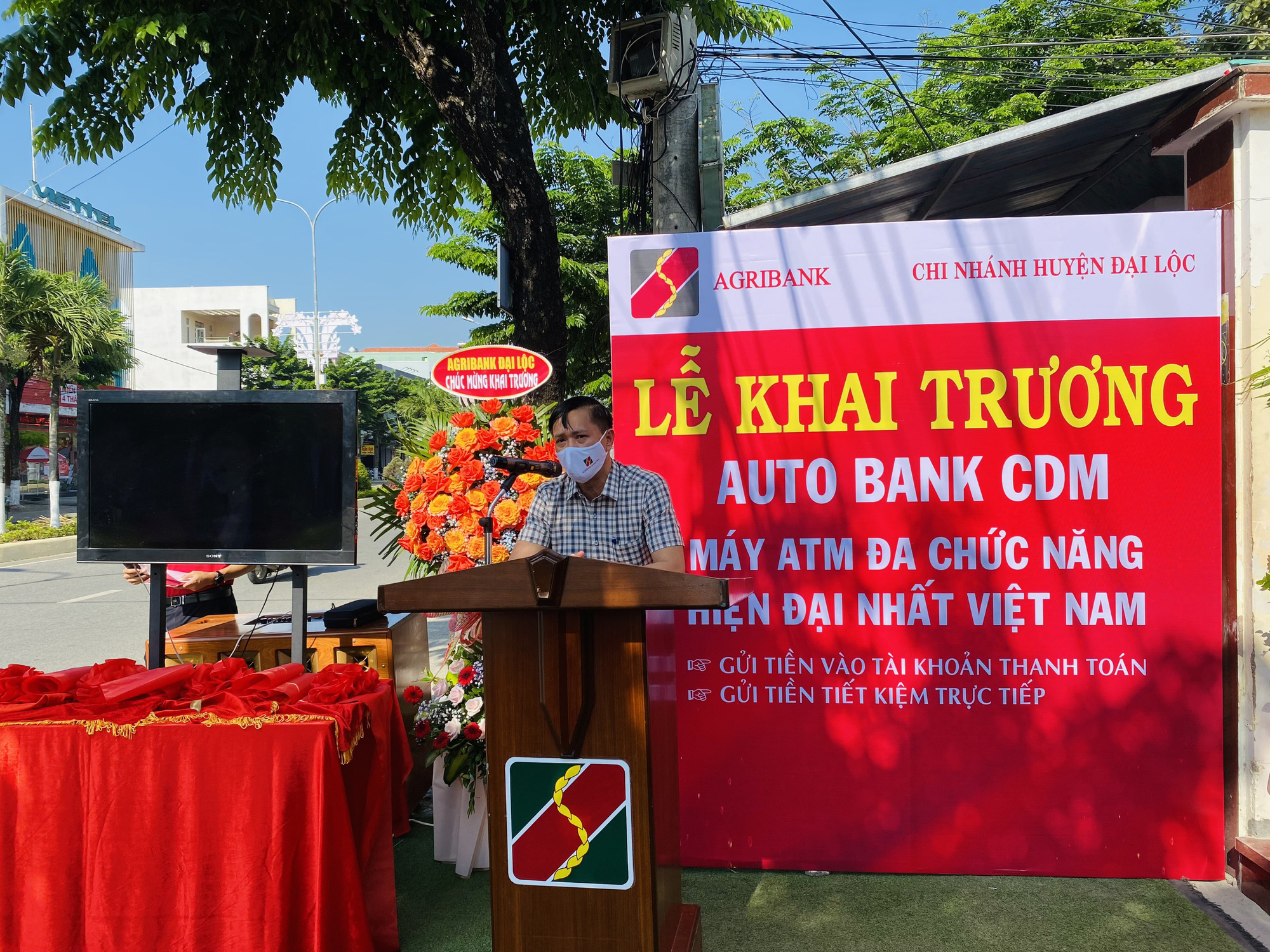 Quảng Nam: Agribank khai trương máy giao dịch tự động AutoBank tại huyện Đại Lộc - Ảnh 2. Quảng Nam: Agribank khai trương máy giao dịch tự động AutoBank tại huyện Đại Lộc - Ảnh 2.
