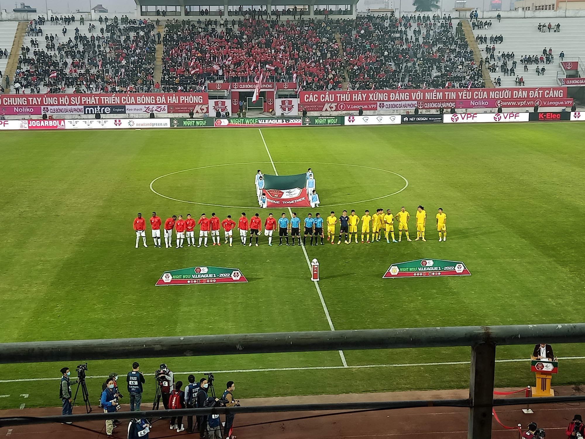  BẤT NGỜ: CĐV ĐNÁ coi V.League là... &quot;giải đấu nông dân tại Việt Nam&quot; - Ảnh 2.