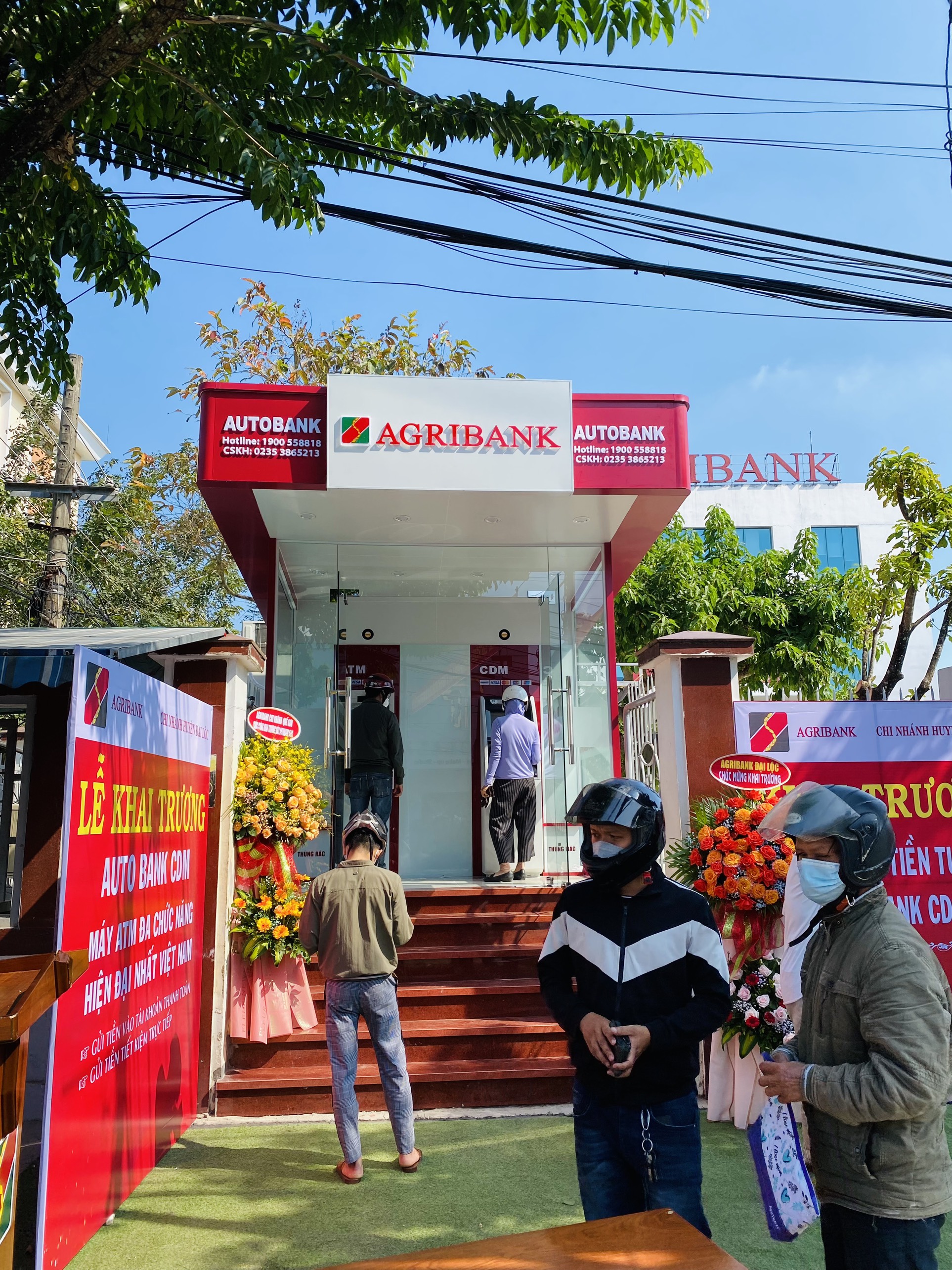 Quảng Nam: Agribank khai trương máy giao dịch tự động AutoBank tại huyện Đại Lộc - Ảnh 3. Quảng Nam: Agribank khai trương máy giao dịch tự động AutoBank tại huyện Đại Lộc - Ảnh 3.