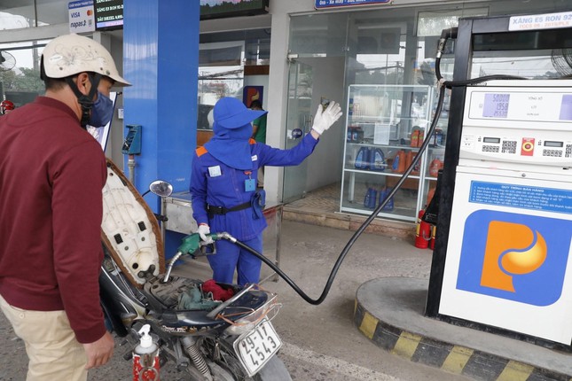 Lãnh đạo Bộ Công Thương cam kết đủ xăng dầu - Ảnh 2.