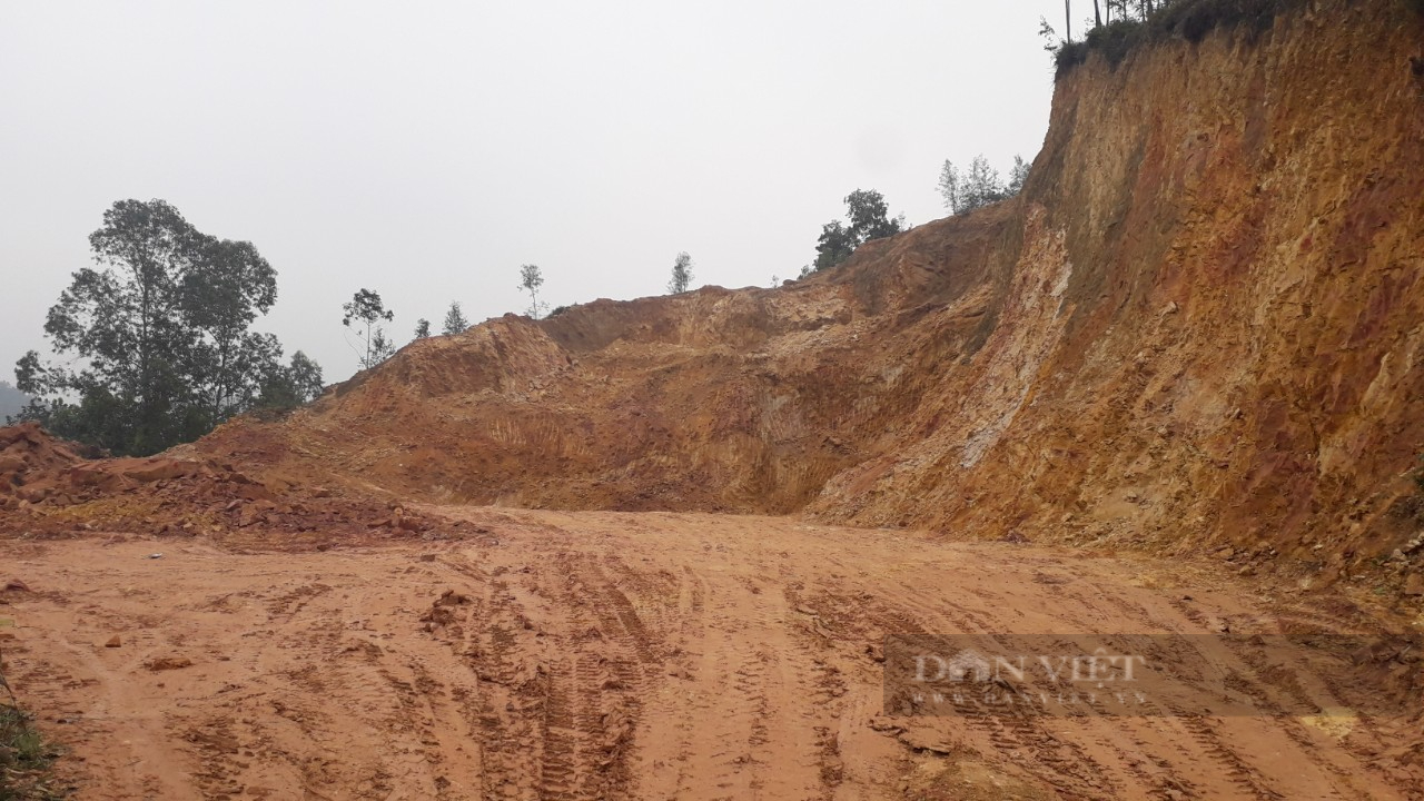 Thái Nguyên: Khai thác đất trái phép tại những vùng giáp ranh, chính quyền địa phương khó xử lý - Ảnh 1.