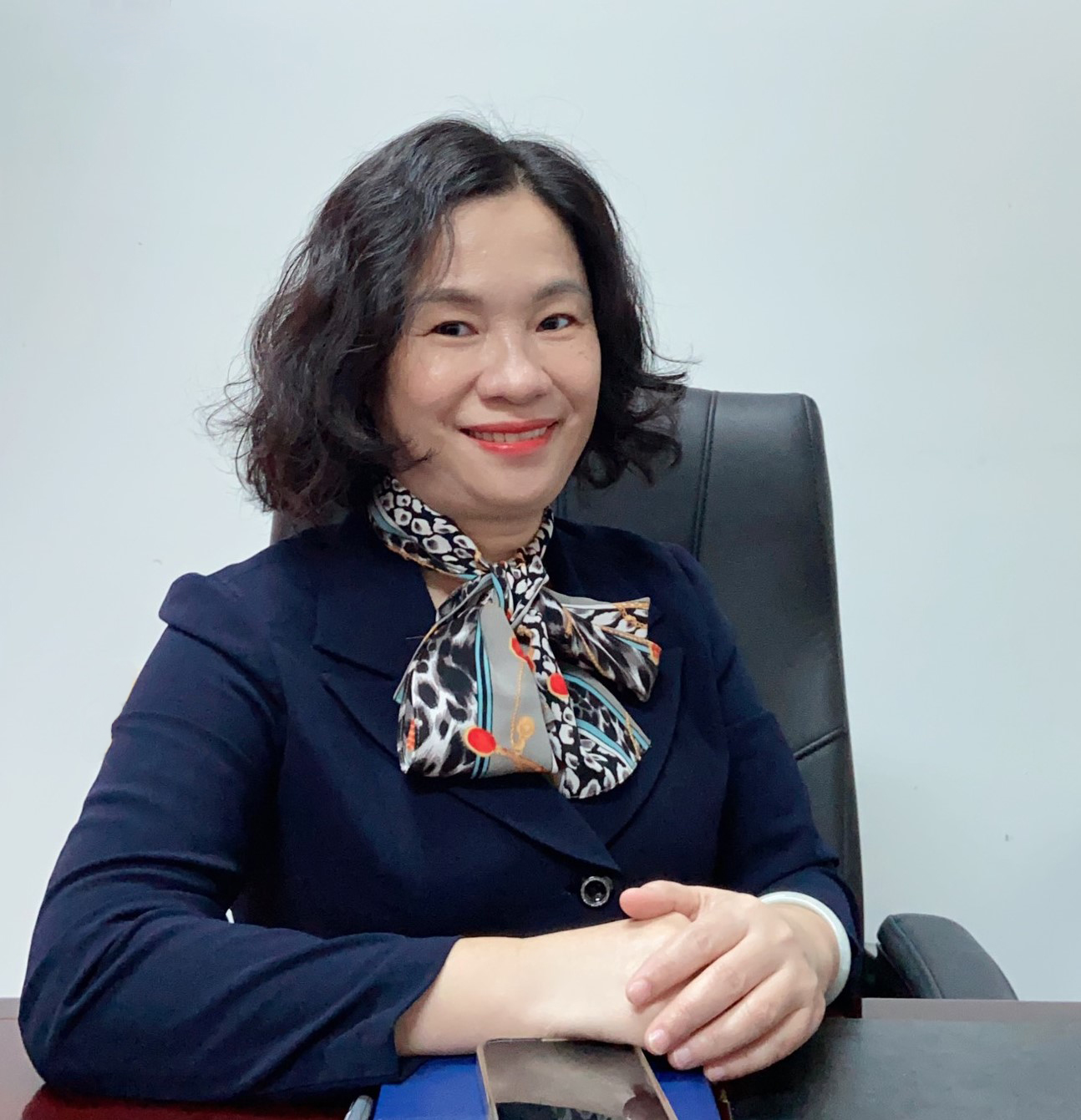 Ngày 8/3: Về Bình Định gặp người phụ nữ miệt mài làm thuốc độc để cứu người - Ảnh 1.