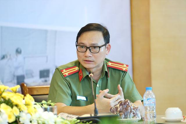 Vụ xưng &quot;luật sư&quot;, rút súng nơi công chứng: TS luật, chuyên gia tội phạm học, chủ biên phim Bão ngầm nói gì? - Ảnh 1.