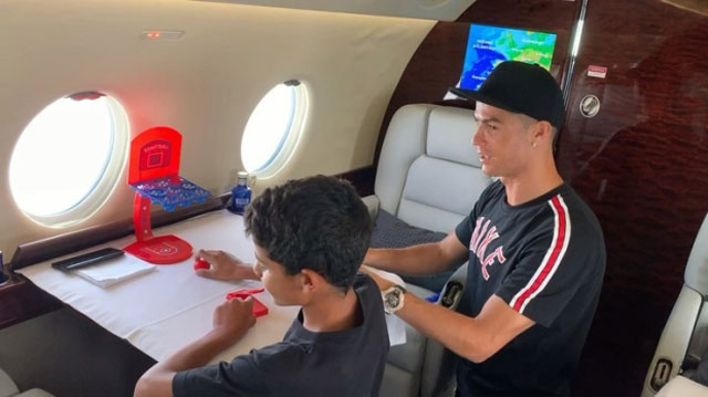 Khám phá chuyên cơ riêng trị giá 20 triệu bảng của Ronaldo - Ảnh 6.