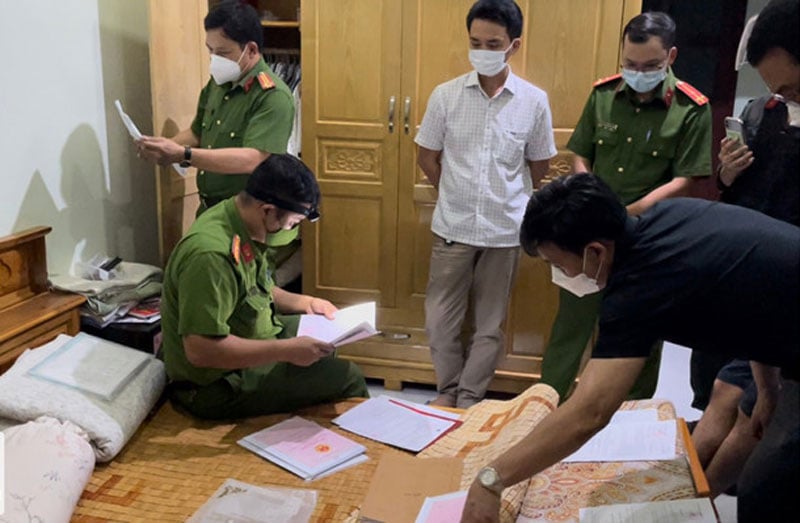 Đồng Nai: Triệt phá &quot;ổ&quot; sản xuất nhớt giả siêu lớn  - Ảnh 1.