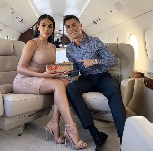 Khám phá chuyên cơ riêng trị giá 20 triệu bảng của Ronaldo - Ảnh 8.