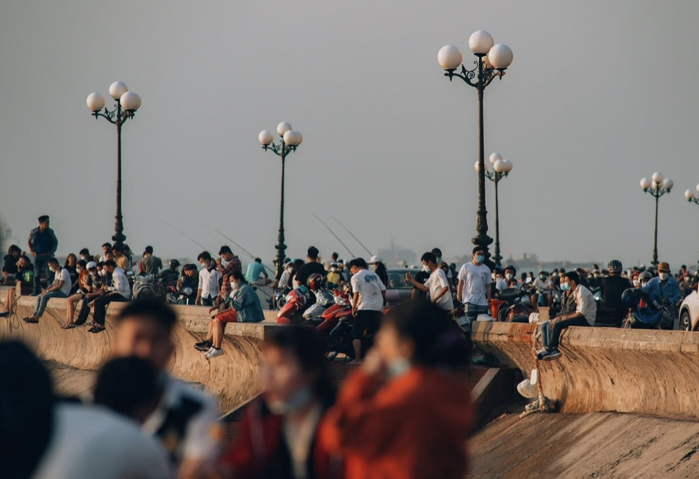 Biển Vũng Tàu chật kín người đến vui chơi dịp lễ Giỗ Tổ - Ảnh 4.