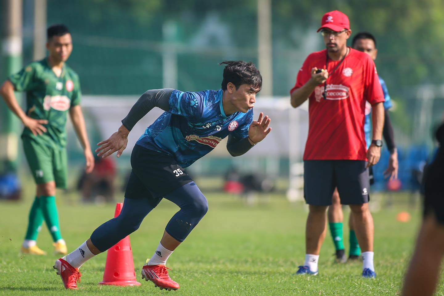 Tin sáng (12/4): Rời TP.HCM, Bùi Tiến Dũng trở về Thanh Hóa để... ngồi dự bị? - Ảnh 1.