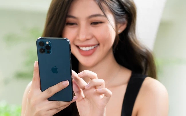 iPhone 11 giảm giá kỷ lục, rẻ chưa từng có - Ảnh 2.