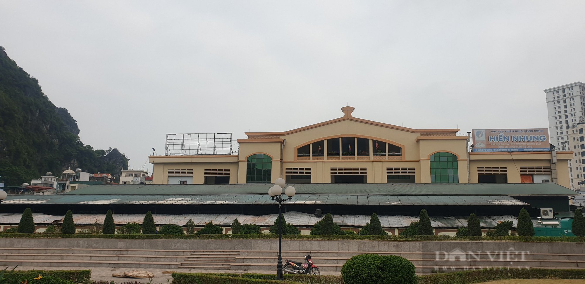 Hoang tàn khu chợ hải sản Hạ Long sau vụ cháy - Ảnh 1.