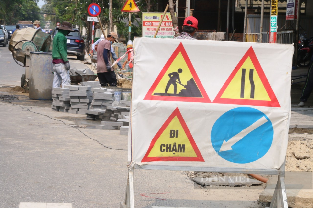 Đà Nẵng: Khẩn trương tạo hình khu &quot;phố Tây&quot; An Thượng chiều du khách - Ảnh 2.