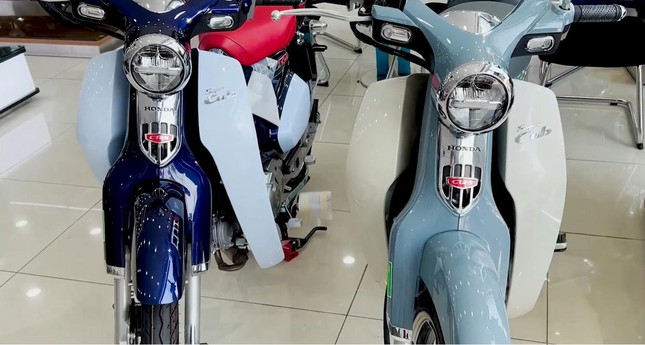 Honda Super Cub C125 đen nhám bị hét chênh hơn 100 triệu đồng - Ảnh 2.