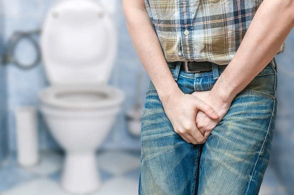 Đau điếng người mỗi khi làm “chuyện ấy”, chồng trẻ Nam Định 4 tháng chỉ ôm vợ ngủ qua đêm - Ảnh 1.