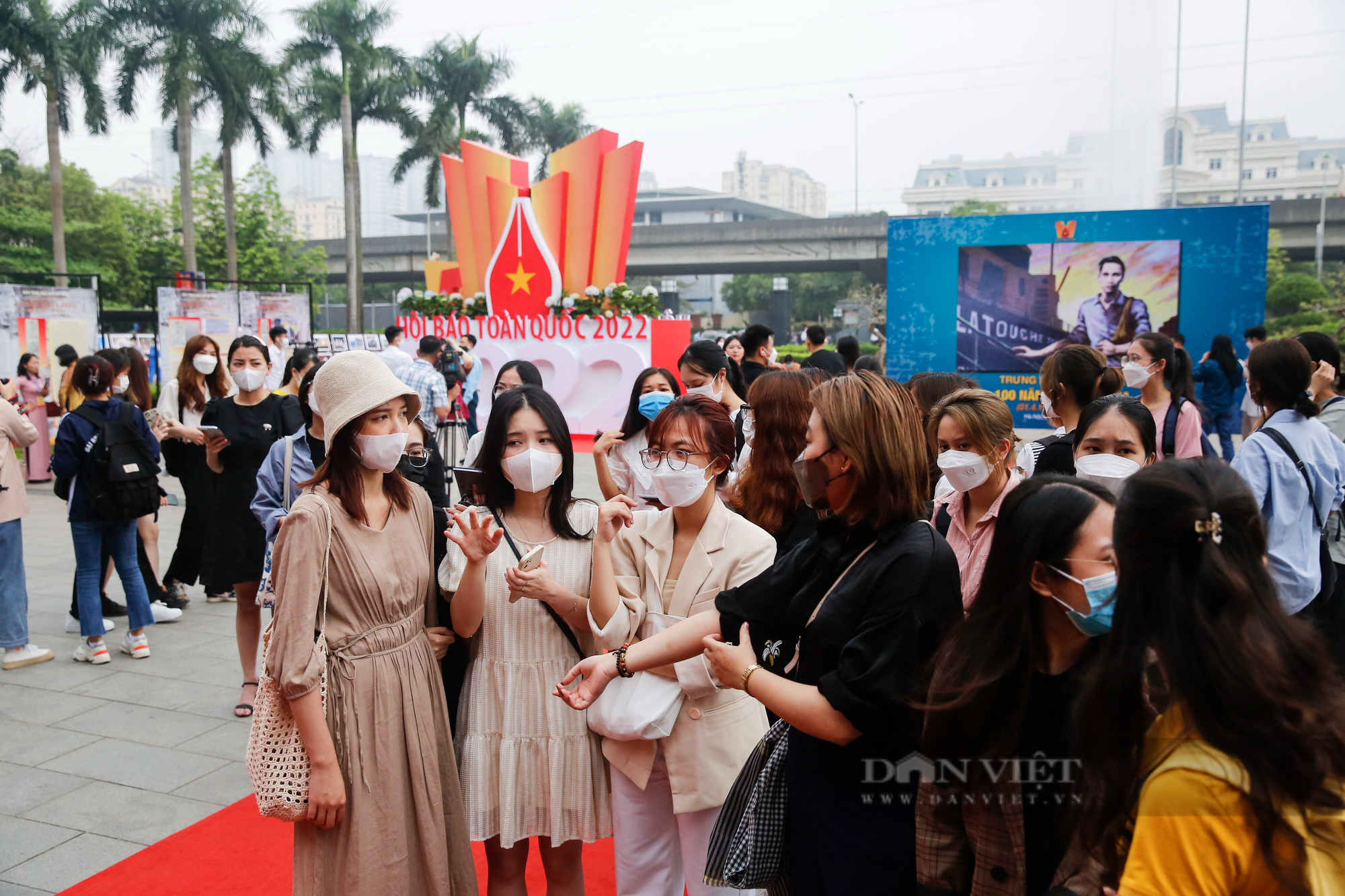 Sinh viên hào hứng với những sản phẩm báo chí giá trị tại Hội báo toàn quốc năm 2022 - Ảnh 5.