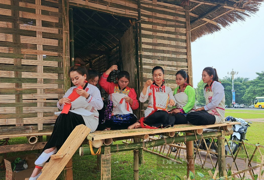 Lung linh sắc màu không gian văn hóa các dân tộc Lai Châu - Ảnh 4.